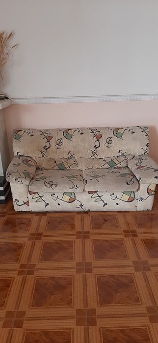 Диван не раскладной.