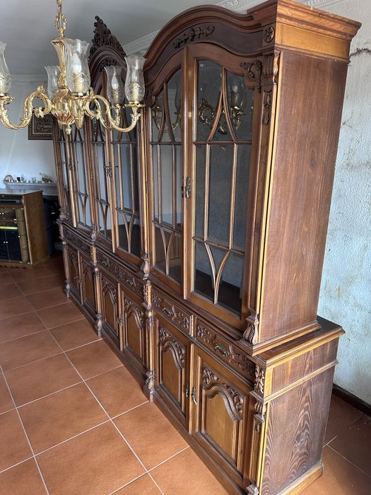 Movel de sala antigo com cerca de 4 metros