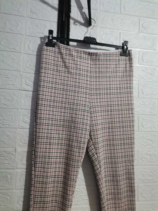 Spodnie rozmiar L wysoki stan cena 28 zł