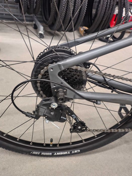 Rower Riverside 520 E elektryczny wysoka rama