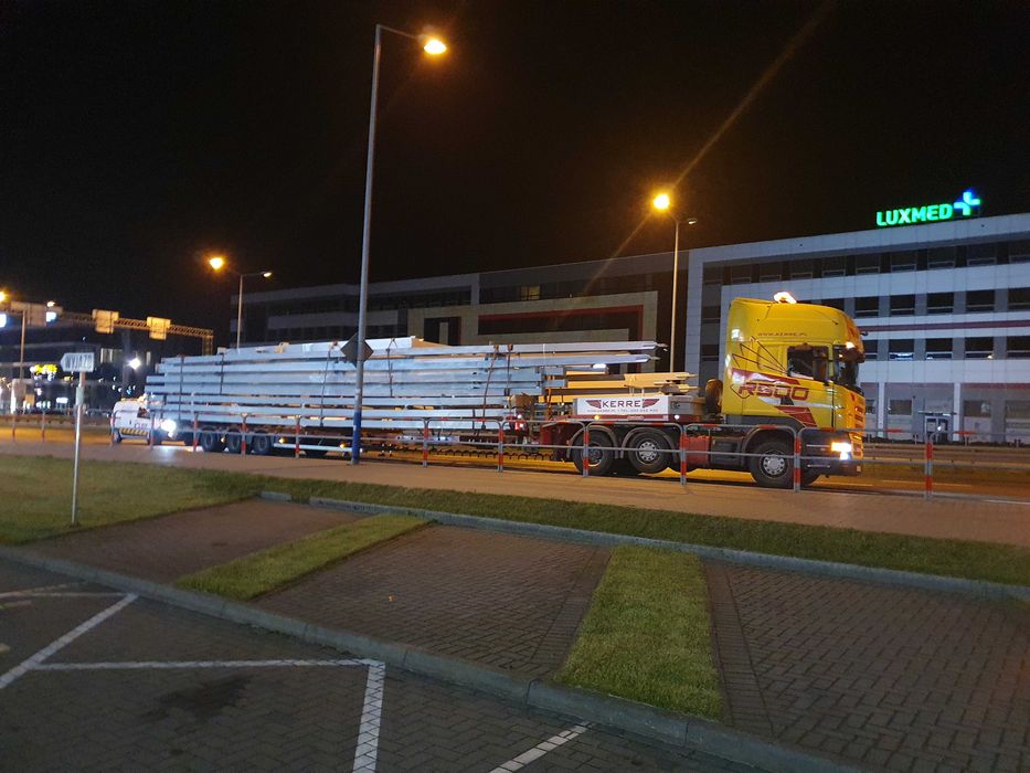 Transport niskopodwoziowy - maszyny ciężkie, budowlane, konstrukcje.