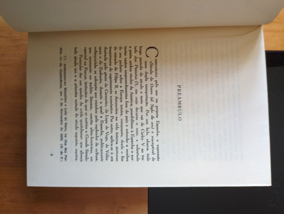 A Vida Quotidiana em Espanha no Século de Ouro de Marcelin Defourneaux