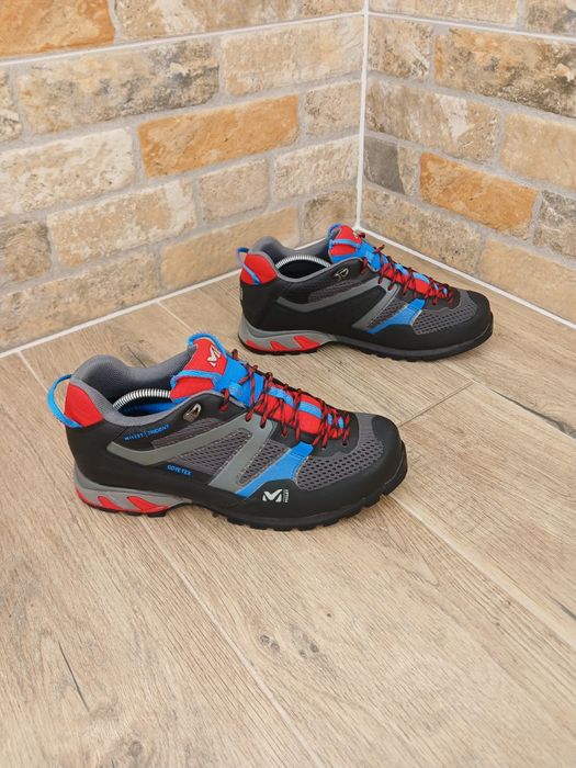 Кроссовки Millet р 42 на 41 ( 27,5 см) ц 1200 гр GORE-TEX. нюанс