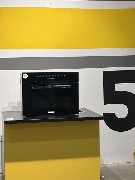 Виставкова мікрохвильова піч від Мiele ®. m 7244 tc. Гриль. 2025р.в