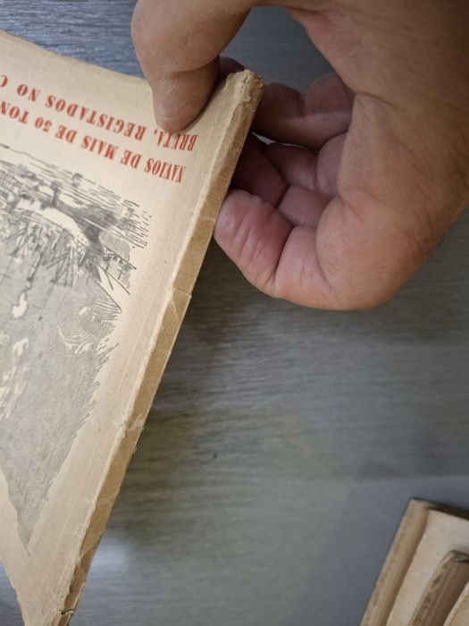 Livro antigo sobre navios marinha mercante