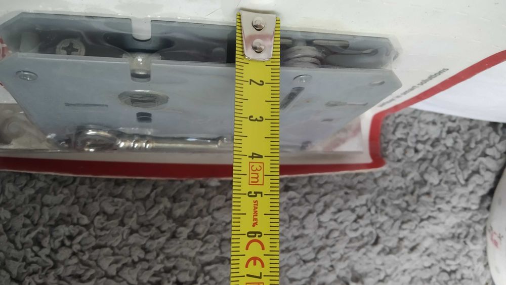 Puxador e fechadura de portas interiores