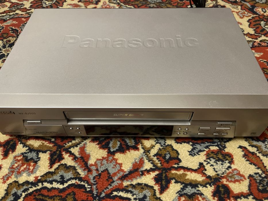 Видеомагнитофон Panasonic