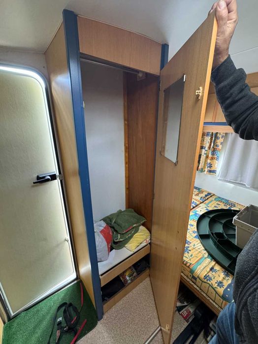 Caravana portuguesa com avançado 10m2, equipada e com documentos legais