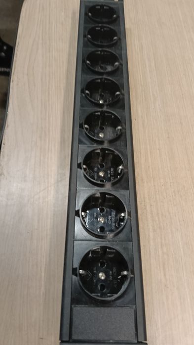 régua de alimentação para rack de 19 polegadas