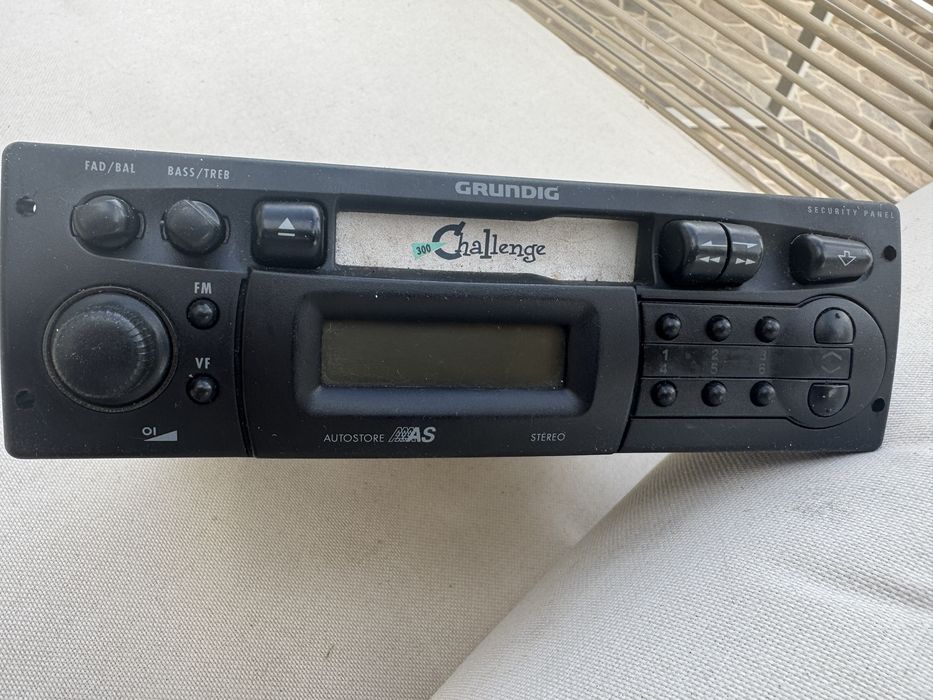 Radio Grundig citroen saxo 2001