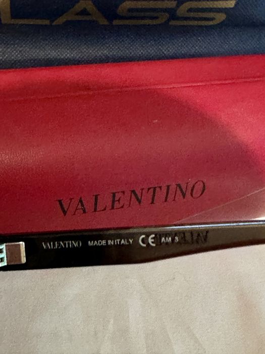 Очки солнцезащитные Valentino