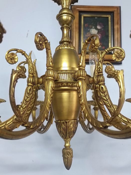 Велика вінтажна бронзова люстра