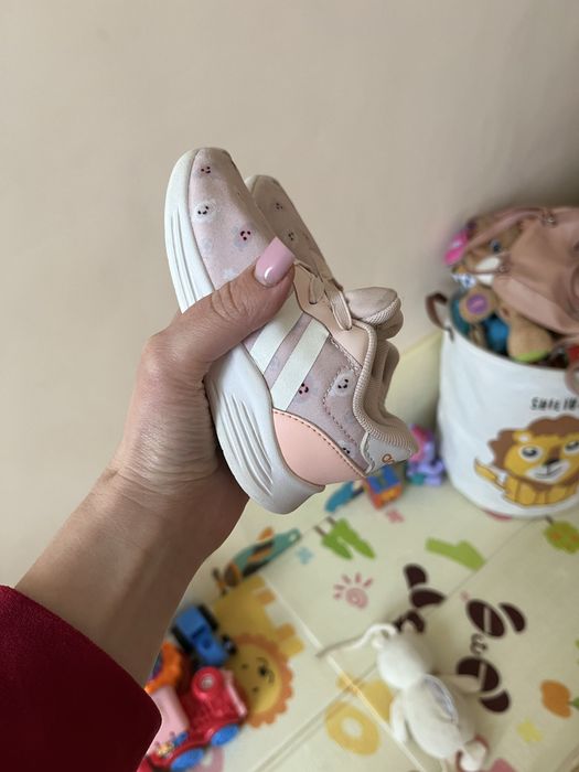 Кросівки легенькі на дівчинку