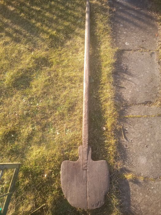 Stara drewniana łopata