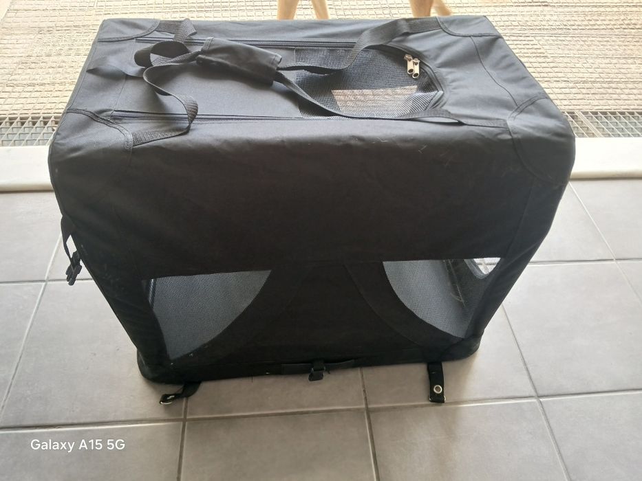 Transportadora para cães e/ou gatos dobrável