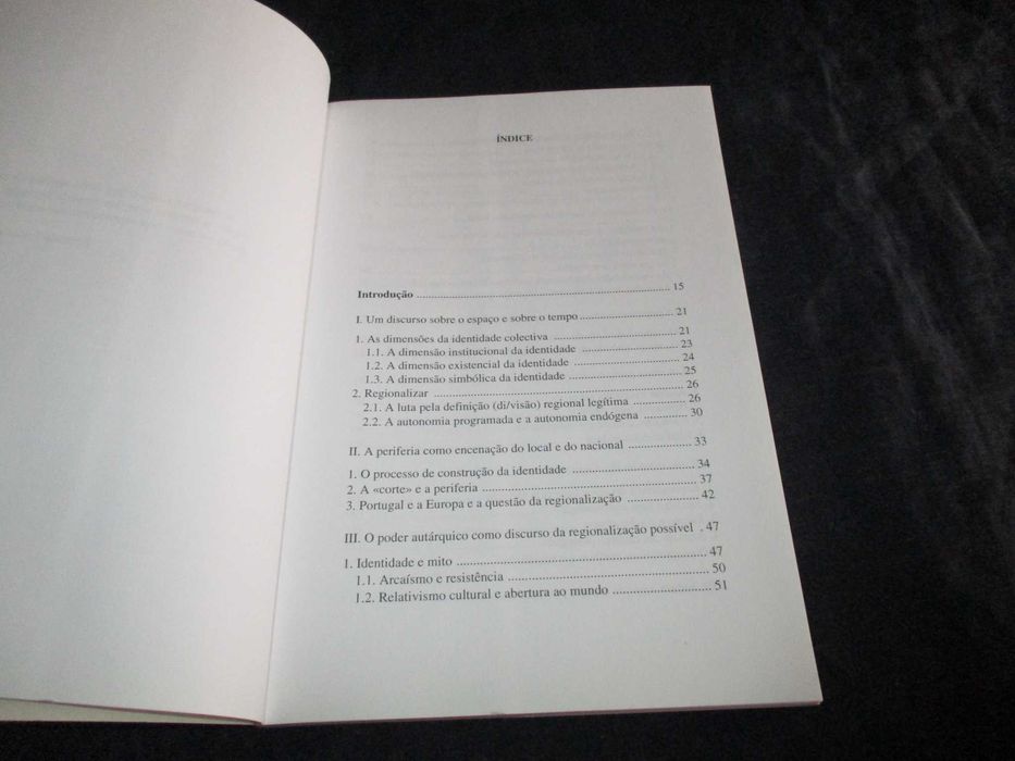 Livro Para uma inversa navegação O discurso da identidade Moisés
