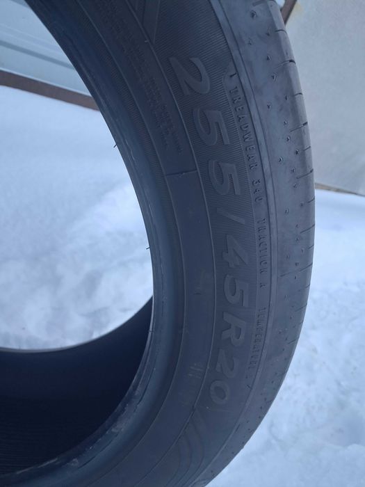 Шина автомобільна