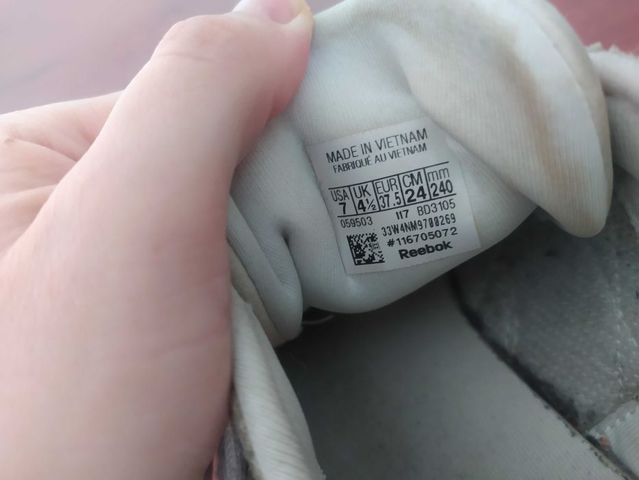 Buty damskie 37,5 Reebok classic leather beżowe BD3105