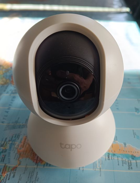 Câmara TP-Link Tapo C200, compatível com Google Assistant.