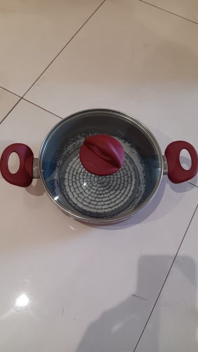 Conjunto de  4 tachos em bom estado