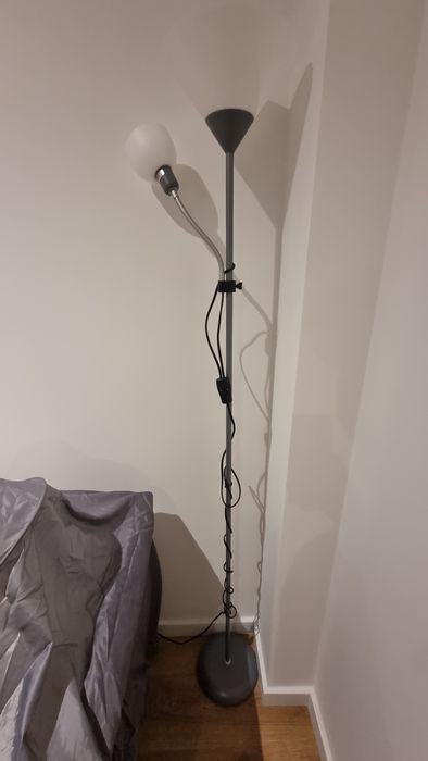 Candeeiro de chão elegante