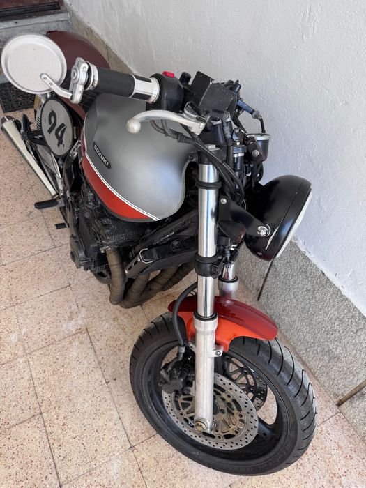 Susuki GSX750 café racer