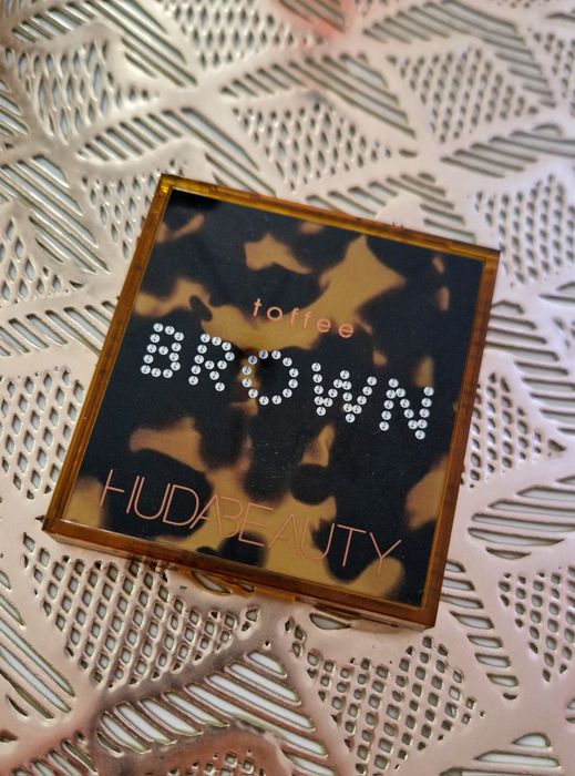 Paleta paletka cieni huda beauty toffee brown