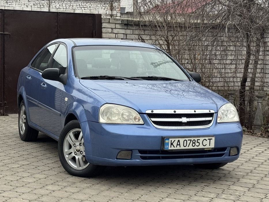 Продам Лачетти в хорошем состоянии! 
Полная комплектация! АВТОМАТ ! 
Климат контроль , гидроусилитель руля , четыре стеклоподъемника, ABC ! Камера заднего вида . 
Стоит газ 4 поколения , по кузову без каких либо рыжиков , гнили ! Пороги целые! Стаканы целые ! 
Салон ухоженный , двигатель не дымит не троит , ходовая часть не стучит ! 
Продажа через МРЕО! 
ПЕРЕКУПЫ ПРОСЬБА НЕ БЕСПОКОИТЬ!