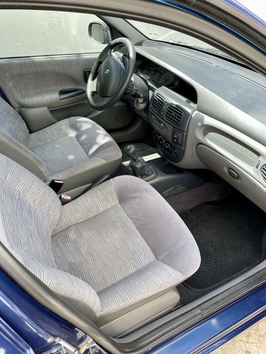 Renault Megane 1.4 - 02 Como Novo