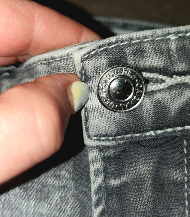 Spodnie jeansy marmurkowe od Bershka