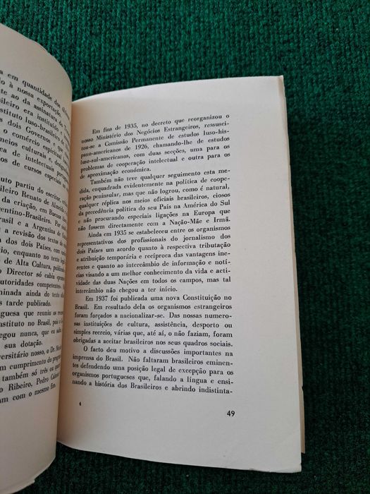 Actualidade e Permanência do Luso-Brasilismo - Nuno Simões