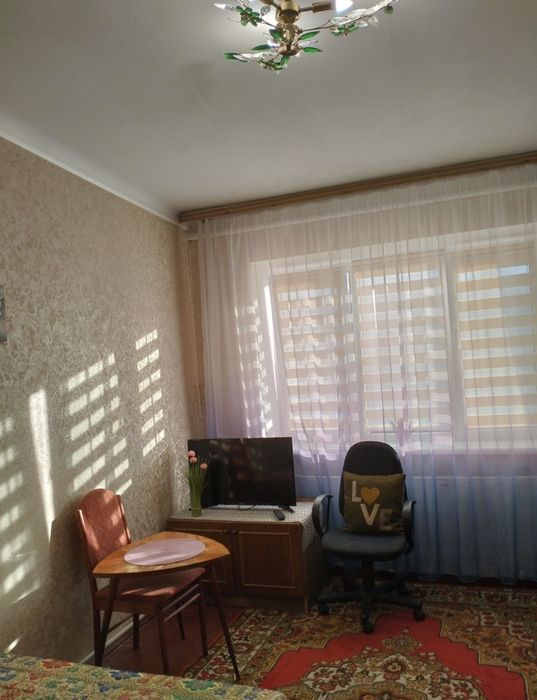 Продам кімнату в центрі Чернігова. Меблі, техніка. Не АН