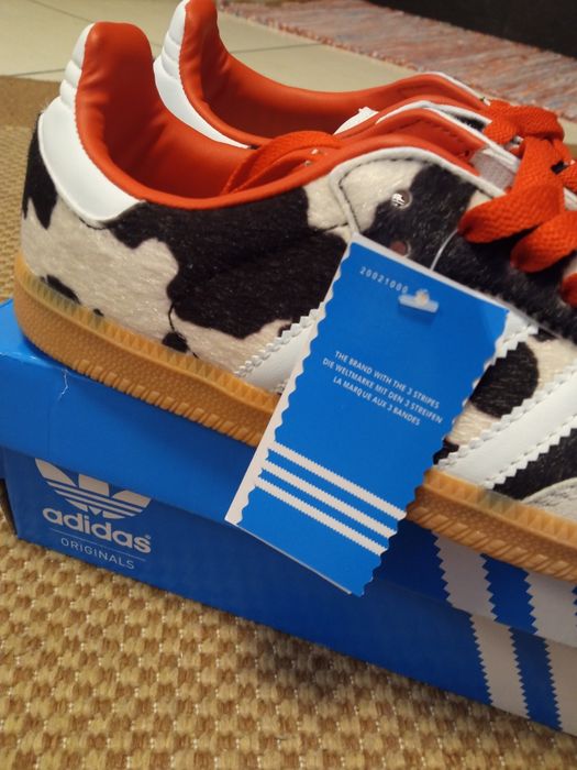 adidas samba og vermelha e beje