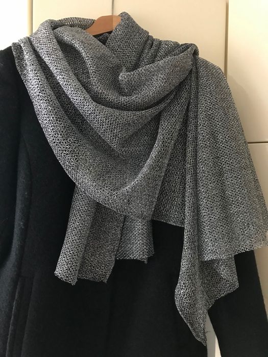 Kupon materiału Srebrna tkanina  ażurowa