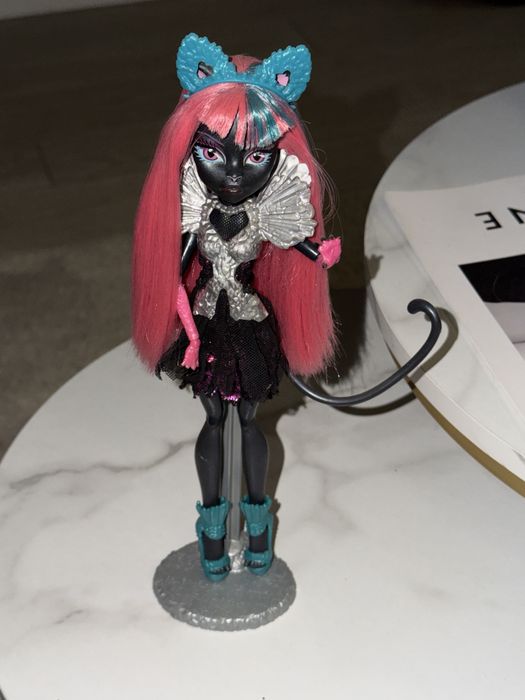 Продам Кетти Нуар буйорк монстер хай Monster High Catty Noir boo york