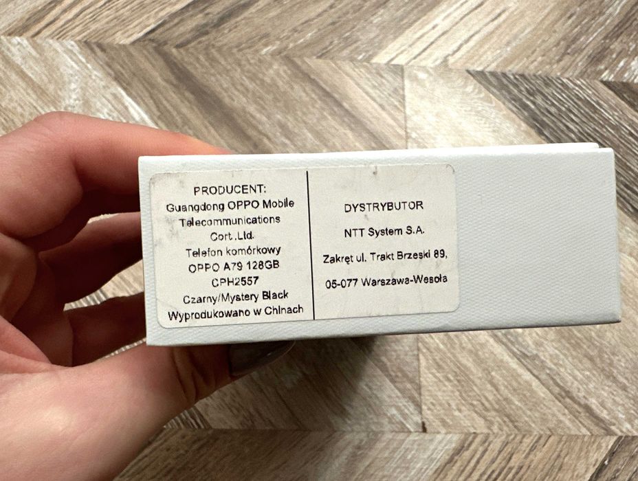 Oppo A79 5G 4 GB / 128 GB 5G czarny Mystery Black paragon