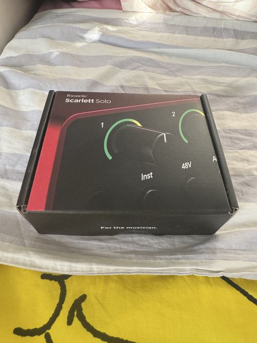 Pack de Estúdio Profissional: RØDE NT1 + Focusrite Scarlett Solo + Escudo Acústico