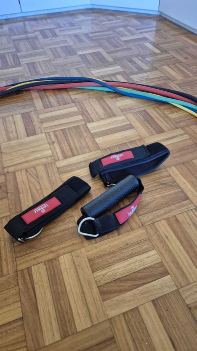 Conjunto de bandas de resistência (Resistance Band Set) para fitness, yoga ou pilates.