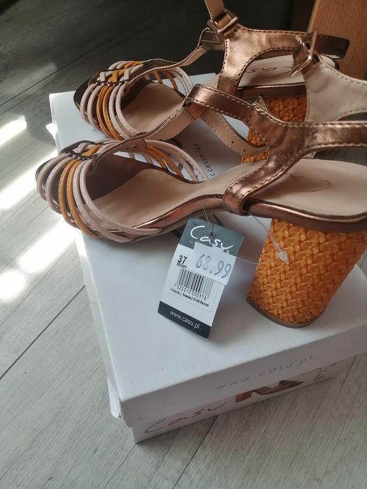 Sandały nowe, ciekawy fason