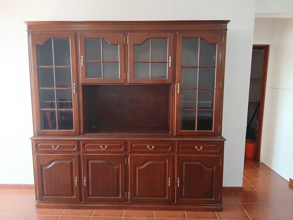 Mobília Vintage muito bem estimada