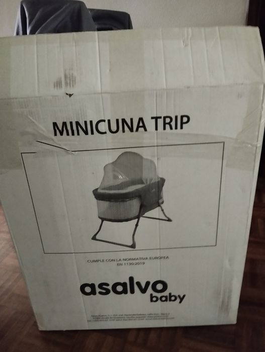 Berço portátil cinzento
