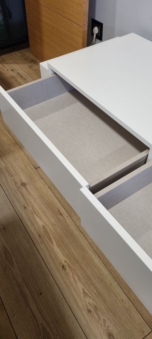 Móvel branco para sala e TV