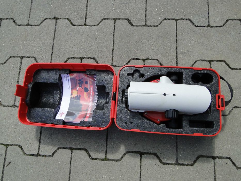 Niwelator Optyczny Budowlany LEICA NA720 Profesjonalny Precyzyjny Wytrzymały Sprzęt renomowanej firmy LEICA Professional stan bdb sprowadzony Germany