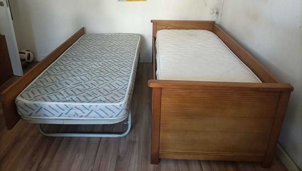 Cama dupla em madeira/cerejeira