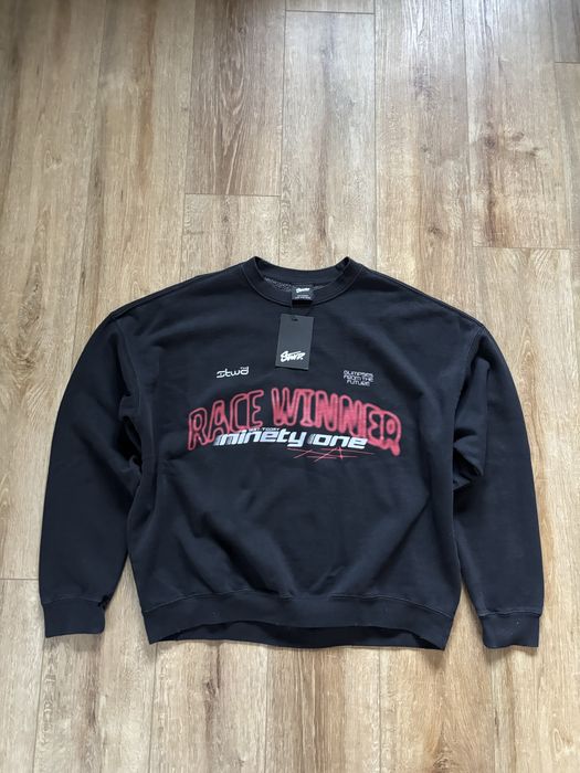Czarna bluza męska bez kaptura crewneck Pull & Bear stwd nowa z metką M z nadrukiem race winner