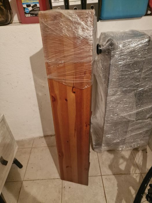 Prateleira com cabide em Pinho IKEA