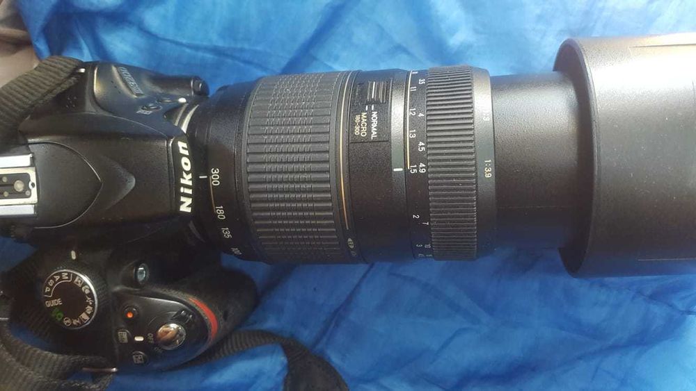 Nikon D3200 com lente AF 70-300mm F4-5.6 Di LD Macro,  mais extras