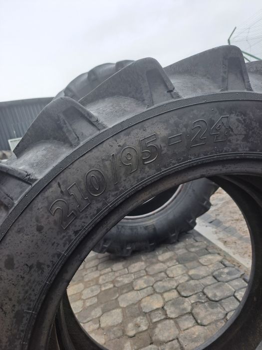 Para opon 9.5-24 ( 9.5 R24 ) 210/95-24  Horsch 12PR #