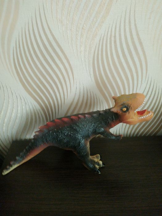 Іграшка динозавр із звуком