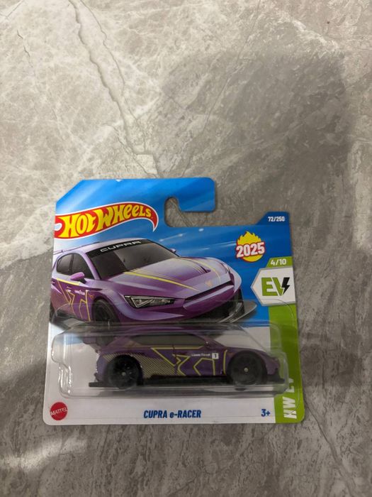 Продам машинку Hot Wheels Seat Cupra e-Racer